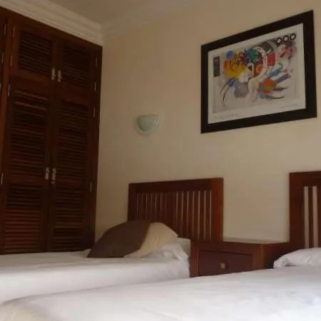 Playa Blanca Sleeps 6 Wifi Appartement *